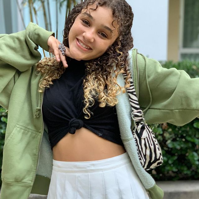 Corinne Joy Bio, Wiki, Net Worth, Income, Age, Height, Weight, Trivia ...